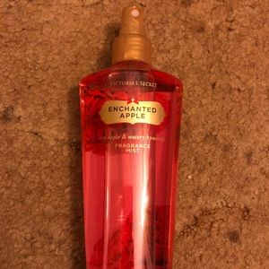 VS Enchanted Apple Body Spray